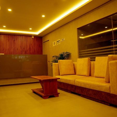 Jayalakshmi Residency Hotel Vaduvanchal Buitenkant foto