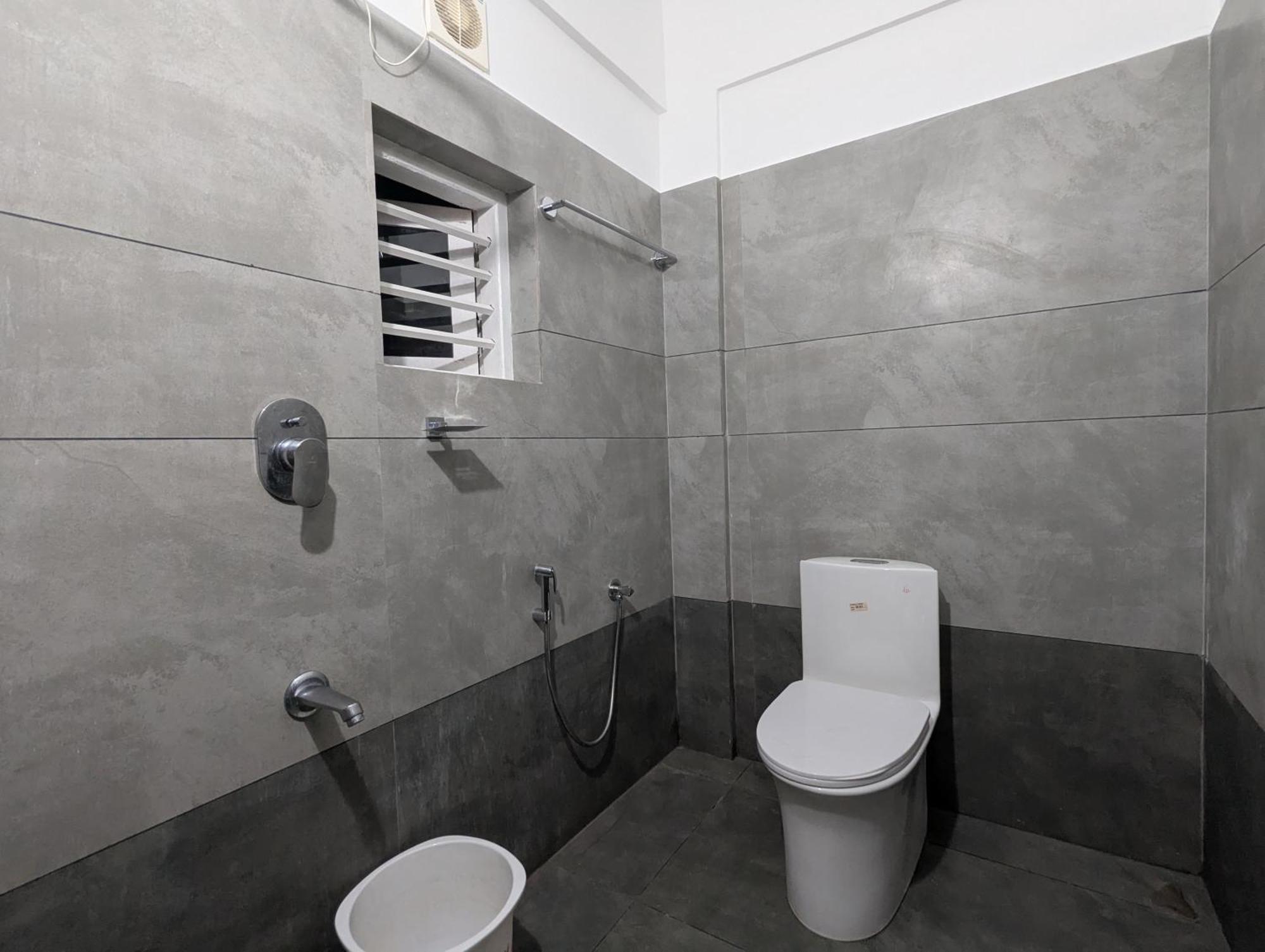 Jayalakshmi Residency Hotel Vaduvanchal Buitenkant foto