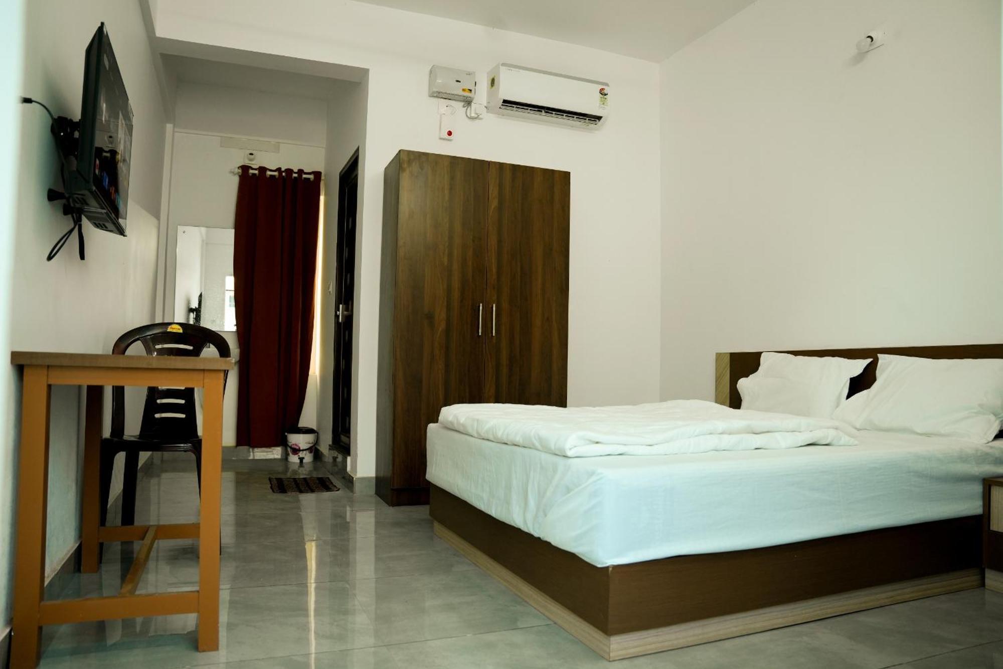 Jayalakshmi Residency Hotel Vaduvanchal Buitenkant foto
