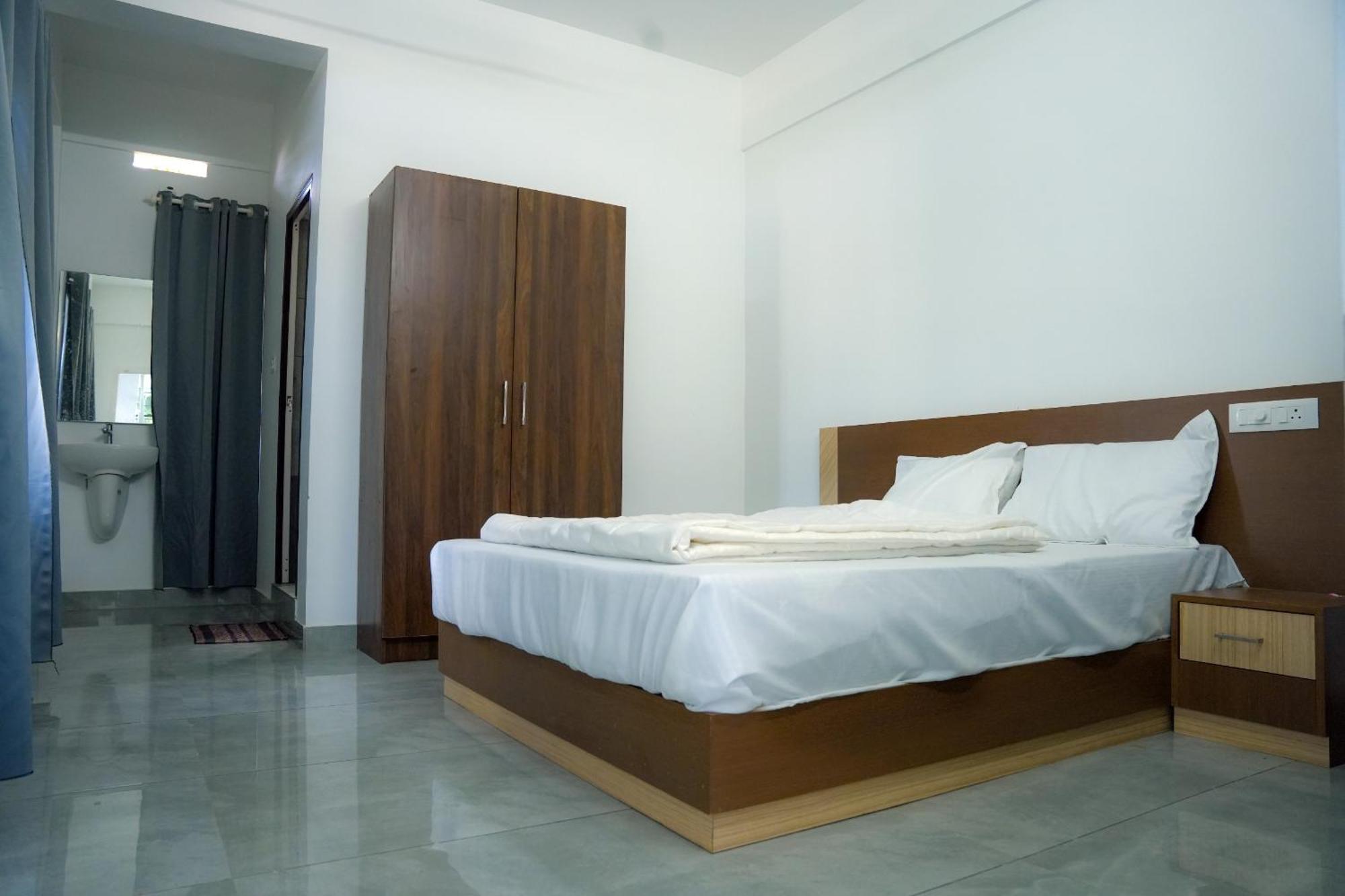 Jayalakshmi Residency Hotel Vaduvanchal Buitenkant foto
