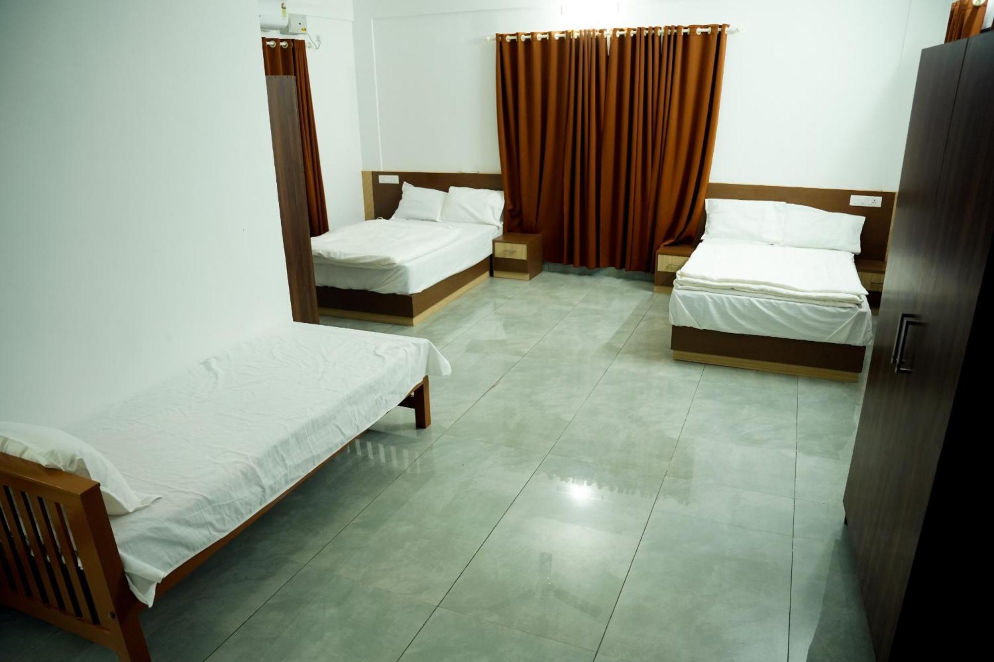 Jayalakshmi Residency Hotel Vaduvanchal Buitenkant foto