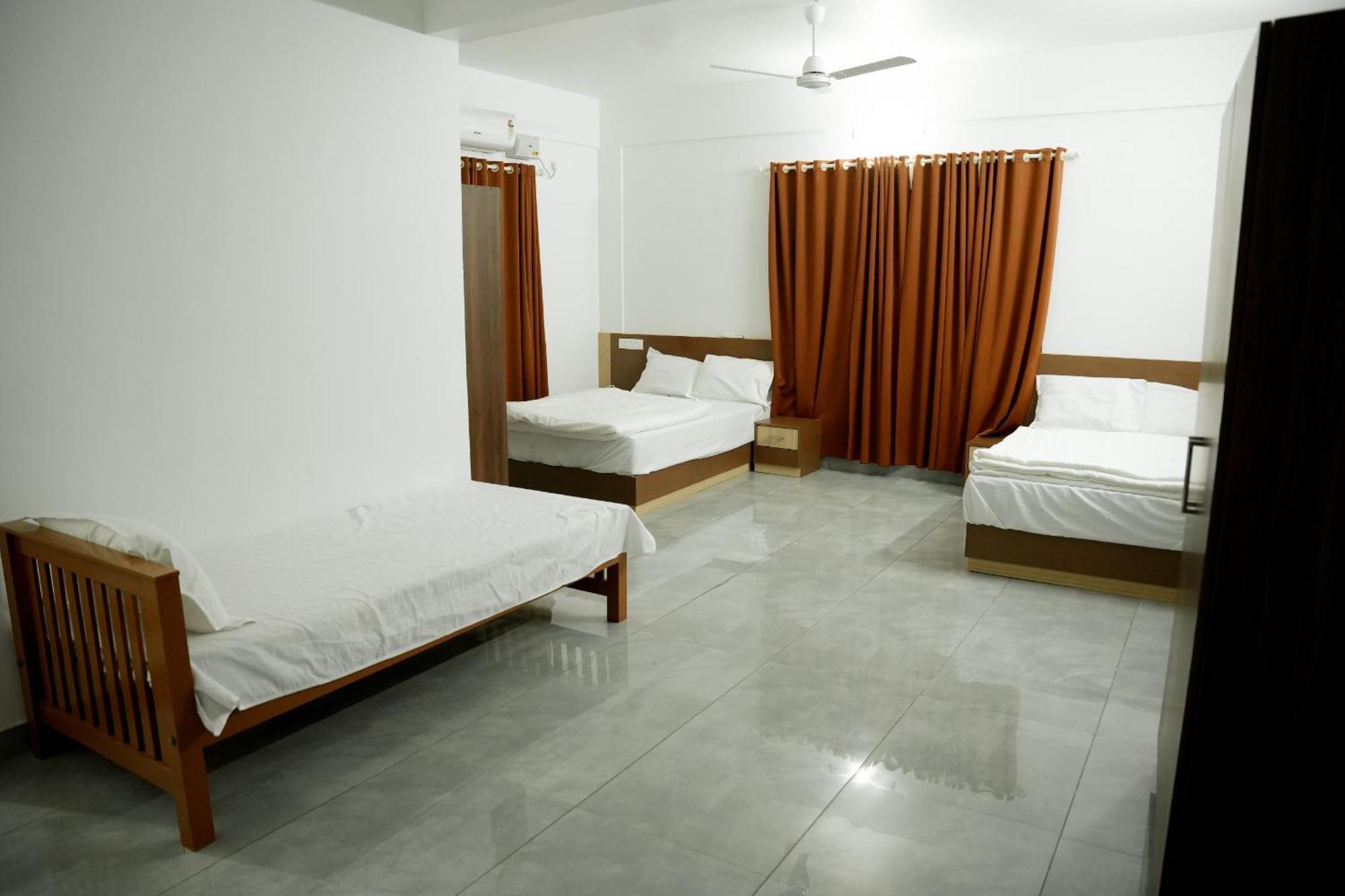 Jayalakshmi Residency Hotel Vaduvanchal Buitenkant foto