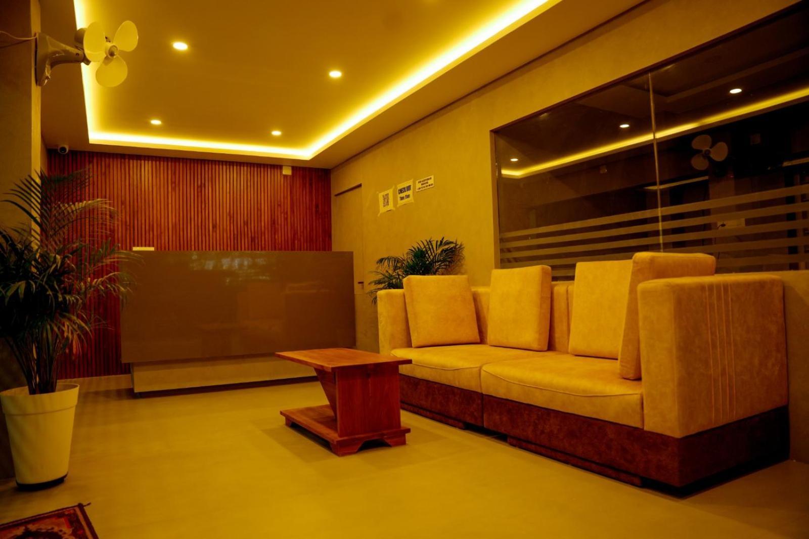 Jayalakshmi Residency Hotel Vaduvanchal Buitenkant foto